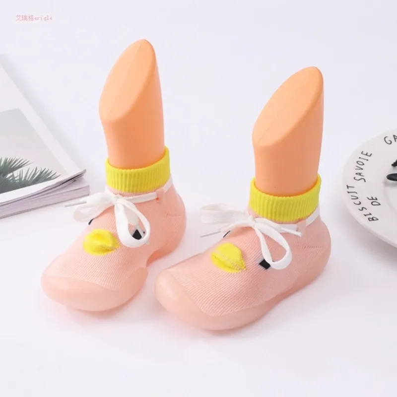 

2021 baby non-slip soft soled floor shoes for newborn baby shoes four seasons Cartoon lips baby walking Toddler shoes