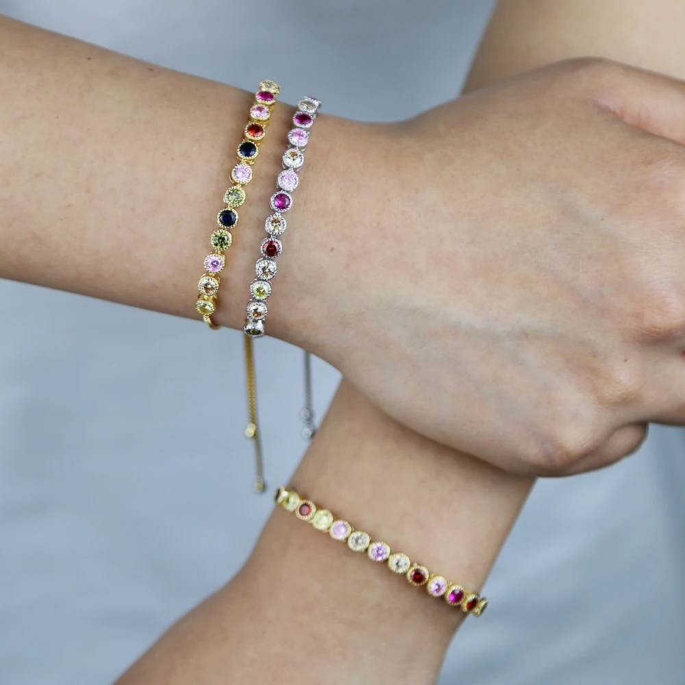 Модные женские браслеты с шармами и фианитами круглые простые изящные