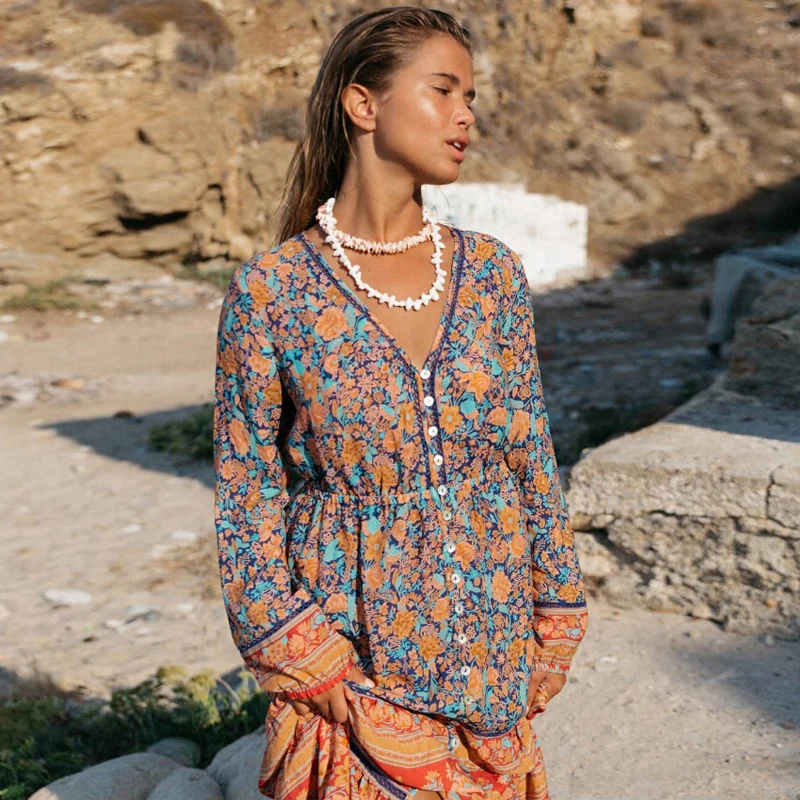 Женское длинное платье в стиле бохо с глубоким V образным вырезом и длинным