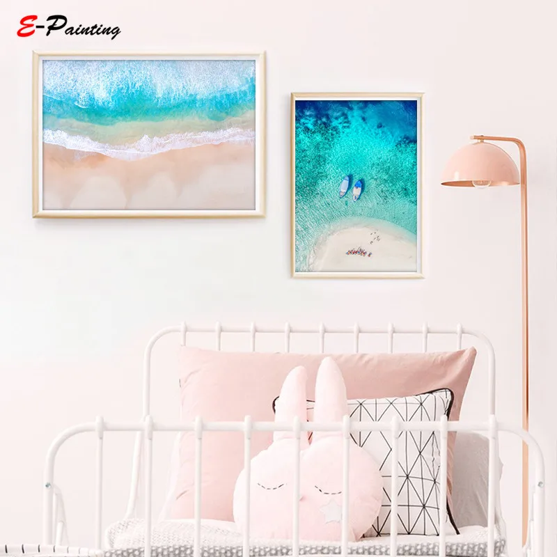 Картина на холсте в скандинавском стиле с изображением воздушного пляжа