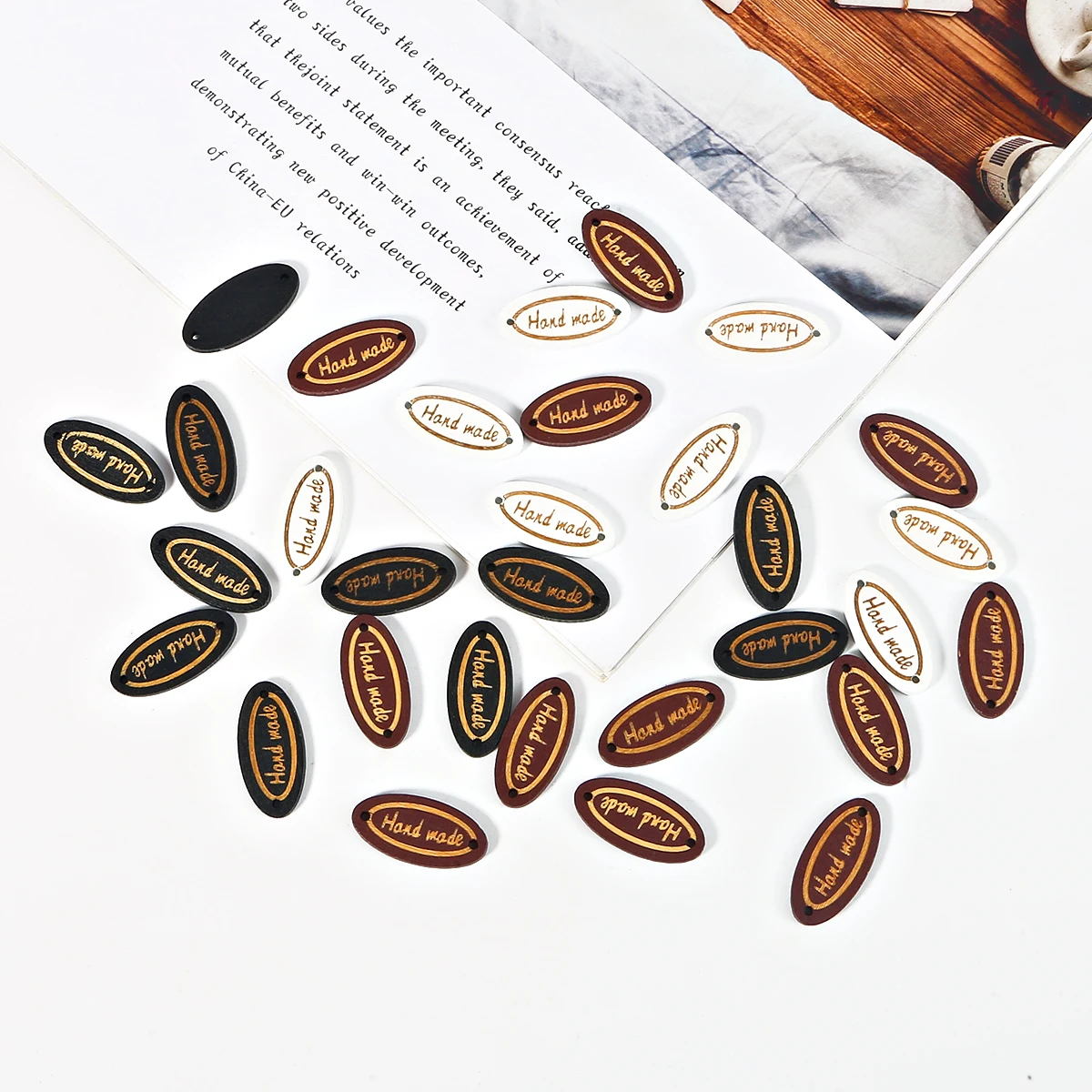 50pcs 3 Colors Round Ellipse Handmade Wooden Sign button &quotHandmade" Tags For Sewing Garment Scrapbooking Accessories | Дом и сад