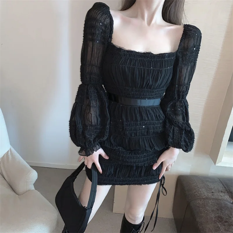 

Autumn 2020 chiffon dress women's Pearl piece Lantern Sleeve drawstring black square collar dress fashionable and fashionable