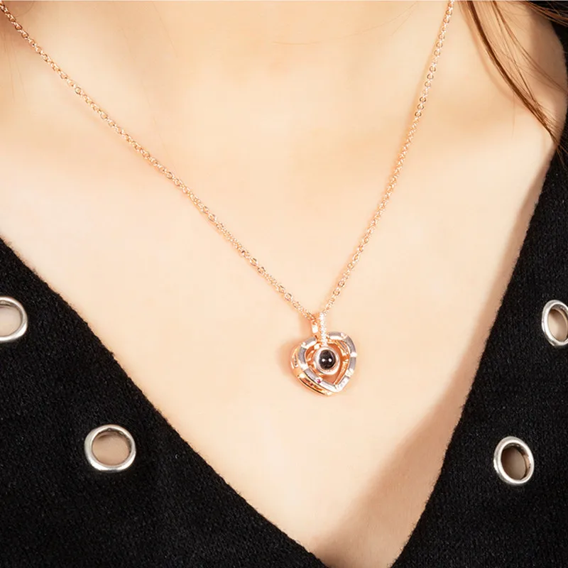 

Romantic I Love You Charming Couple Gift Engagement Heart Shape Letter 100 Languages Projection Pendants Necklace