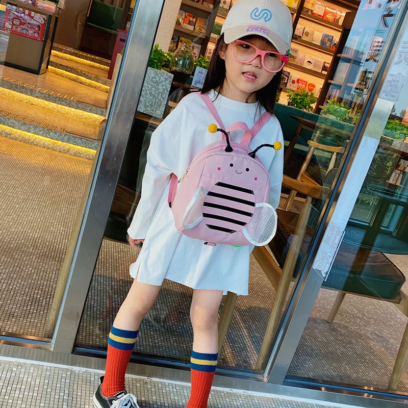 Children's baby kindergarten 1-7 years old bee small schoolbag men and women backpack mini cartoon canvas backpack