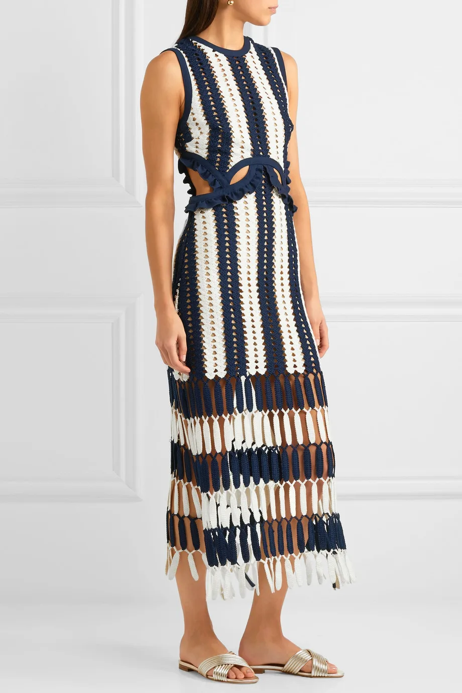 Женское модельное платье макси без рукавов длинное ажурное с круглым вырезом и