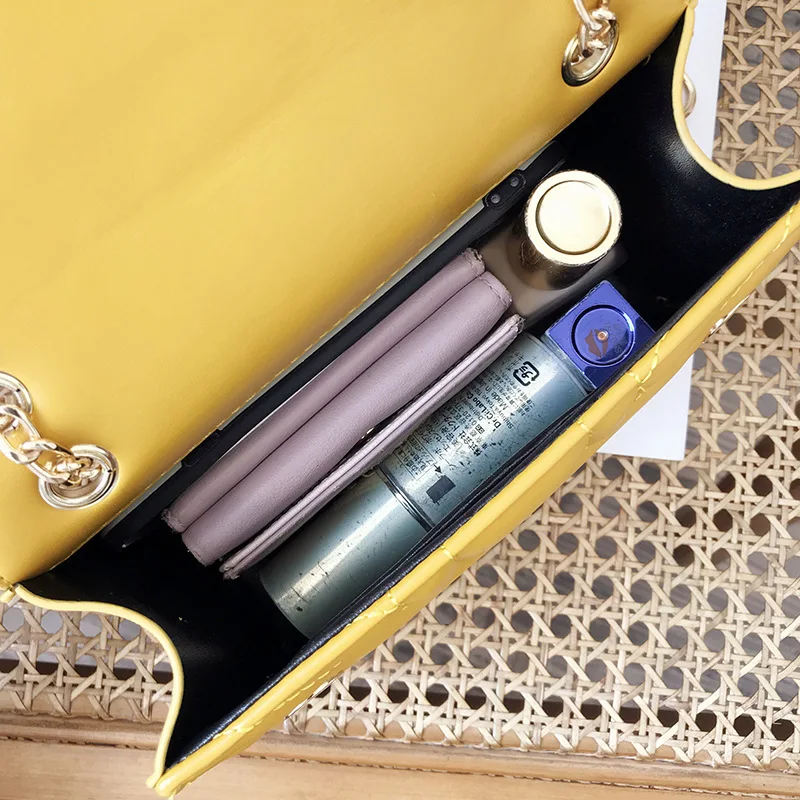 

2021 Luxury Women Chain Shoulder Bags Brand Designer Red Small Flap Handbags Clutch Messenger Bag Leather Crossbody Bags Purse