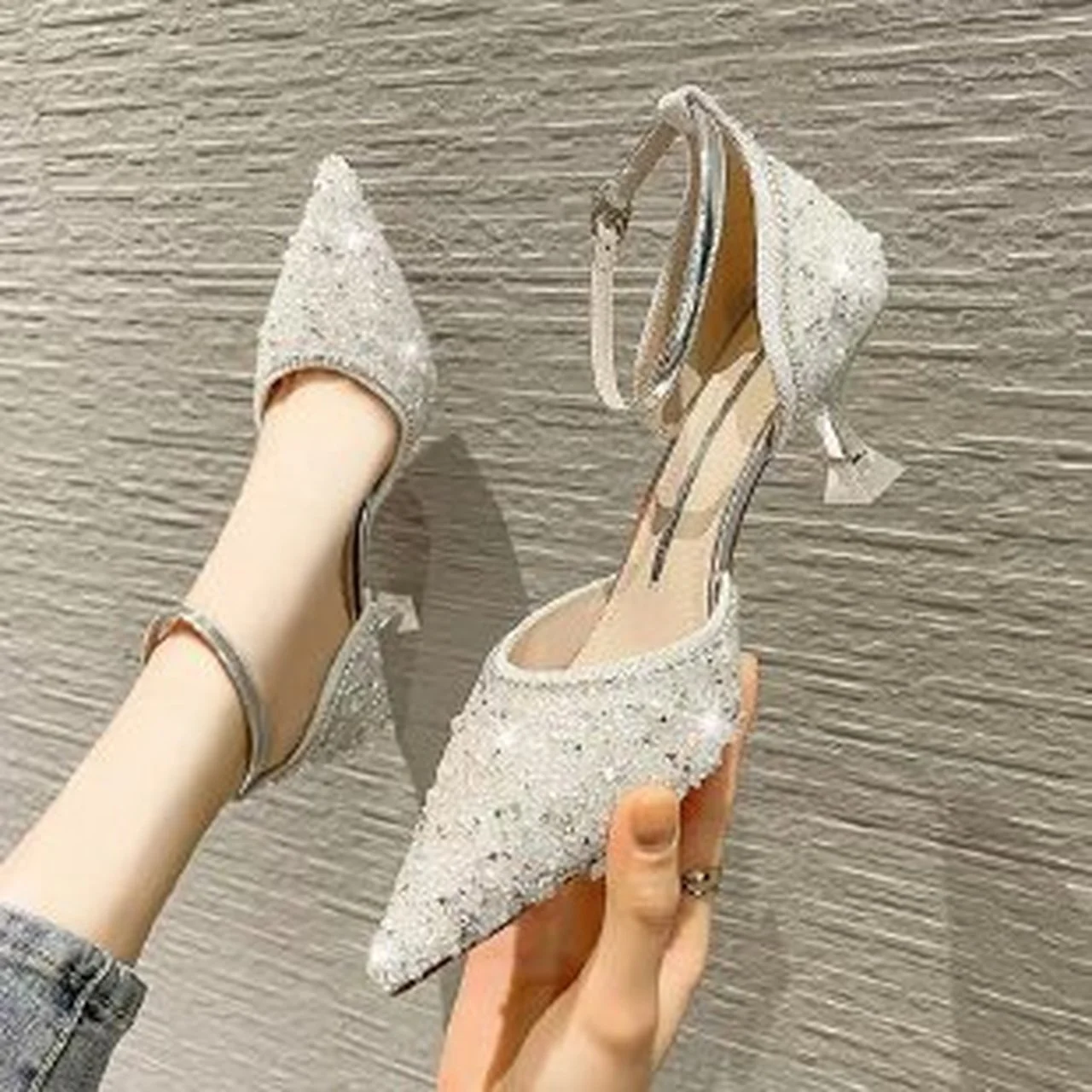 

Elegant Ladies Ankle Strap Crystal Pumps Women Sexy Thin High Heels Wedding Shoes Woman Spring Summer Pointed Toe Sandals