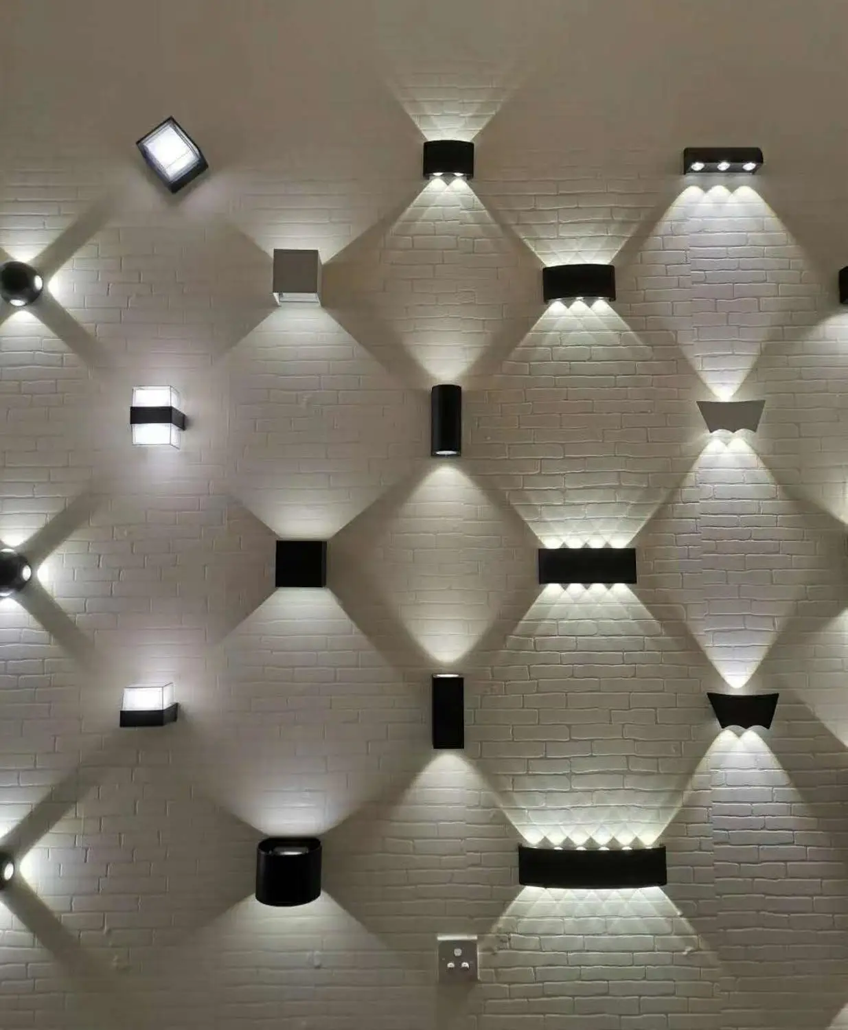 Современный алюминиевый светодиодный настенный светильник 10 вт 12 IP66 для улицы