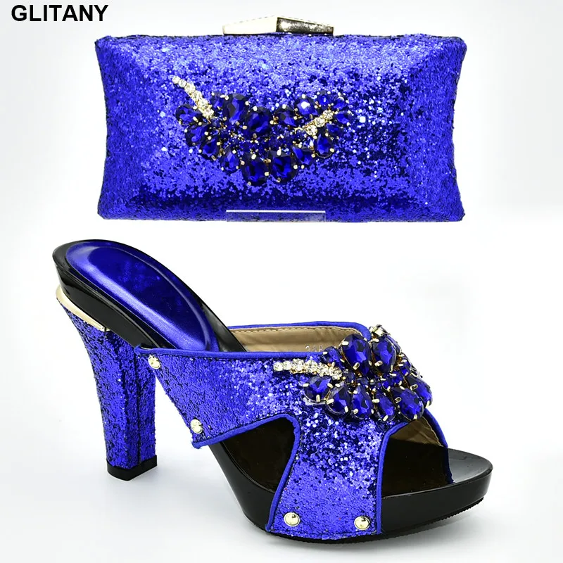 Модный комплект из итальянская дизайнерская обувь и сумок украшенные стразы