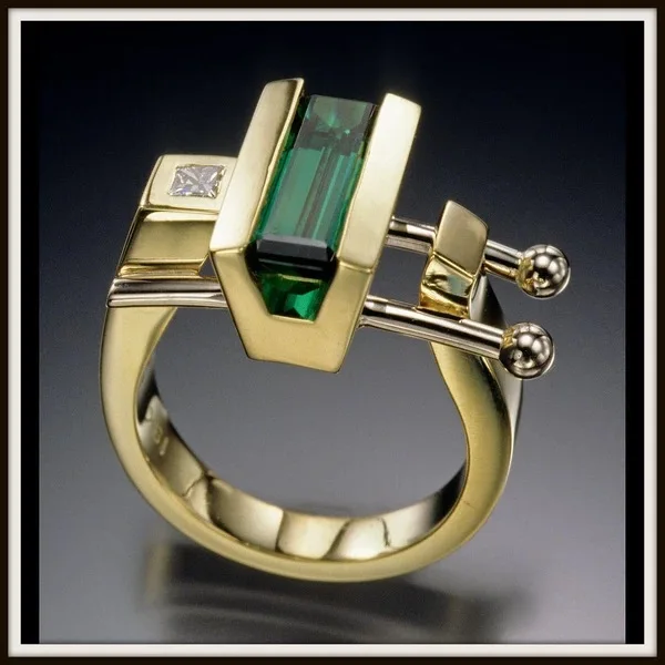 

New Luxury Female Crystal Green Stone Ring Fashion Geometric Gold Color Vintage Party Wedding Rings for Women Gift