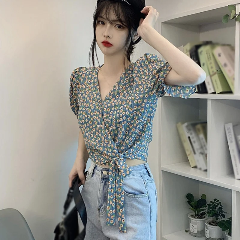 

Puff Sleeve Short Floral Printed Blouse Women Sweet V Neck Shirts Female Cozy Slim Crop Tops Soft Lacing Blusas Femme Ropa Mujer