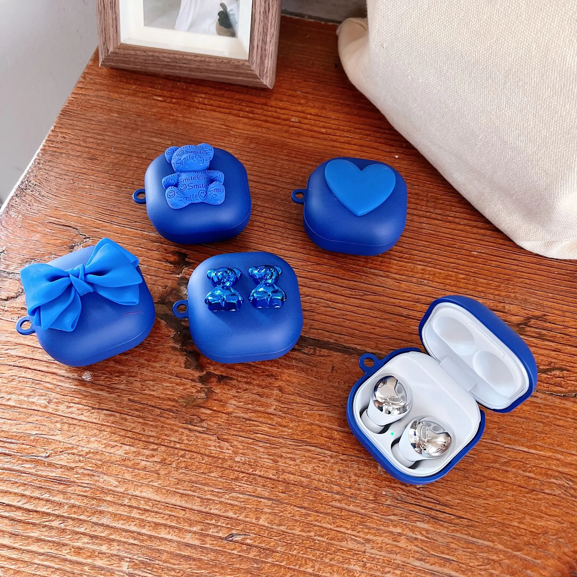 

Klein blue Bear для Samsung Galaxy Buds Live Case, Жесткий Чехол, беспроводные наушники для Samsung Galaxy Buds Pro/Buds 2/Buds Live Case