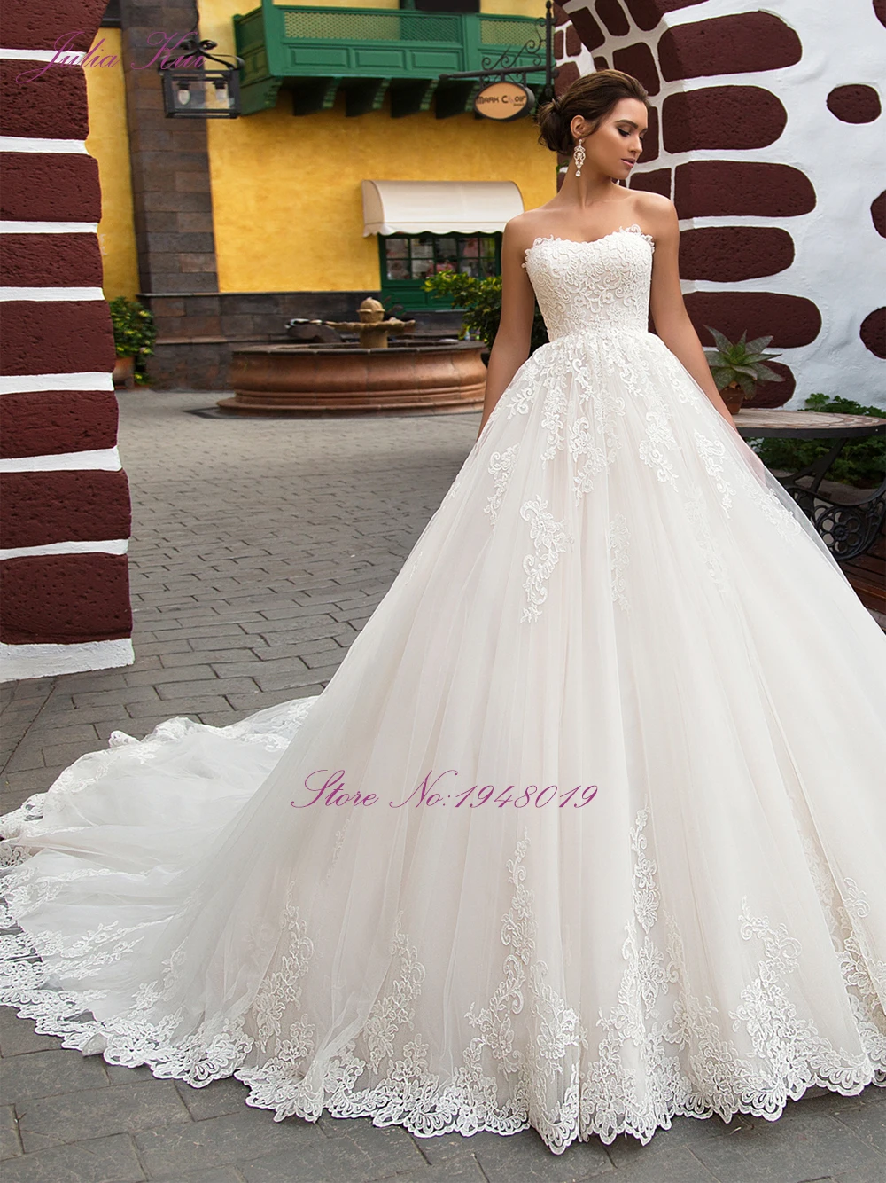 Роскошное ТРАПЕЦИЕВИДНОЕ свадебное платье с элегантным съемным жакетом и