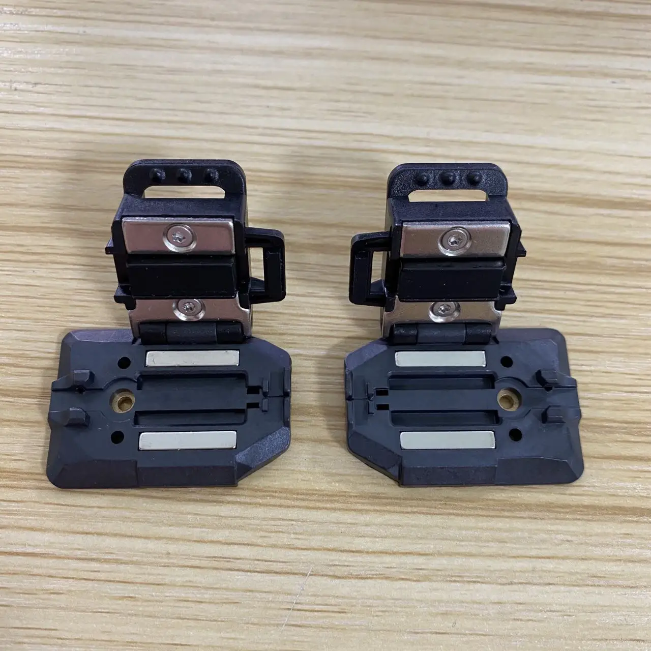 1 Pair Of Clamp Brackets For HOEA3500 Fiber Fusion Splicer Free Shipping