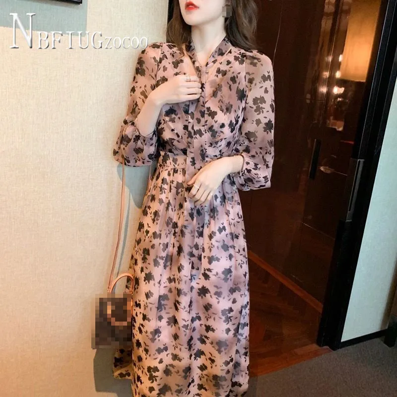 

Leopard V Neck Women Dress 2021 Spring New French Temperament Female Dresses