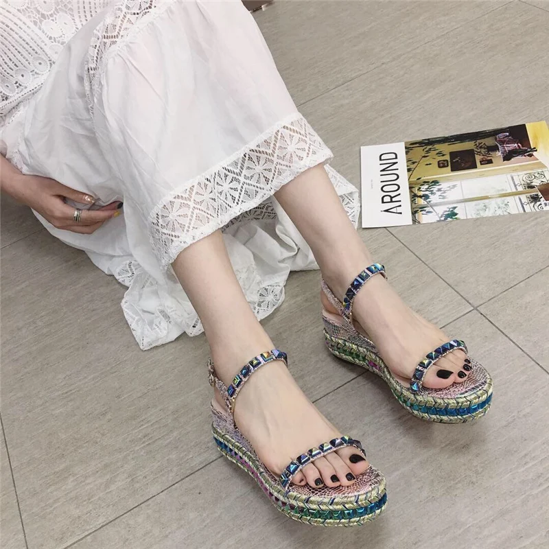 2020 осень модные женские разноцветные сапоги для дождя с заклепками круглый носок