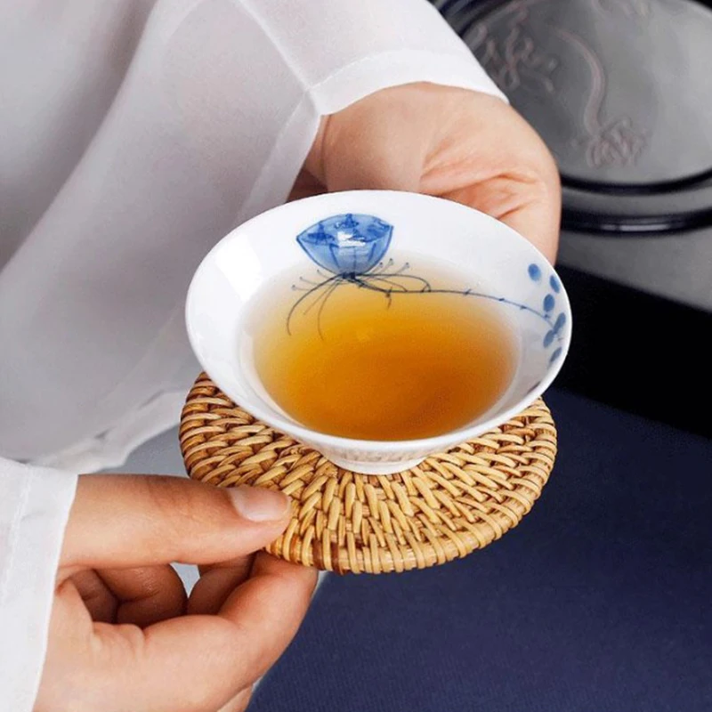 Круглые подставки из натурального ротанга чашка ручной работы коврик