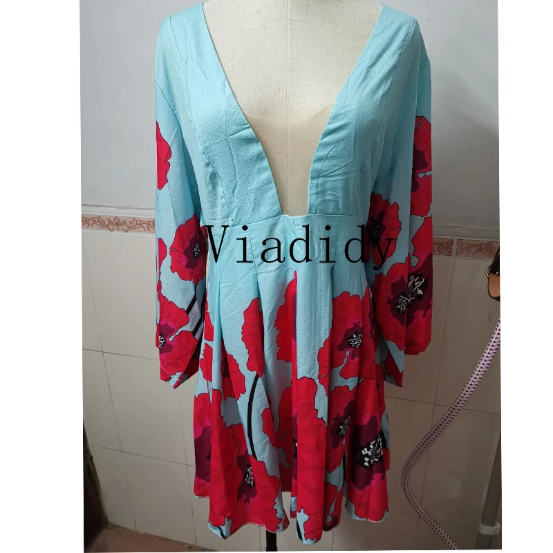 Женское ТРАПЕЦИЕВИДНОЕ ПЛАТЬЕ с цветочным принтом и глубоким V-образным вырезом |