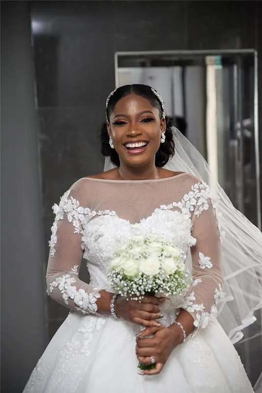 Очаровательные женские бальные платья свадебные со шлейфом в стиле часовни