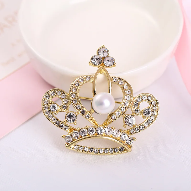 

Exquisite Gold Color Pearl Zircon Crown Brooches for Women High-end Full Zircon Banquet Clothes Corsage Pins Jewelry Accessories