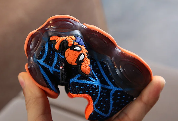 Детская обувь для мальчиков и девочек от 1 до 5 лет, светодиодный свет для новорожденных, обувь для первых прогулок, мягкая обувь, светящиеся кроссовки для младенцев