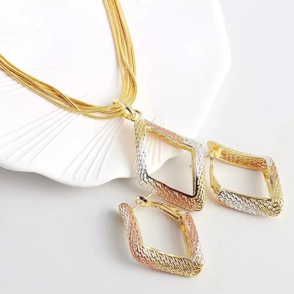 

Fashion Stainless Steel 18k Gold Plated African Jewelry Sets For Women Earring Necklace Set Gift Designer