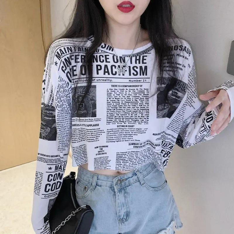 

Retro Bottoming Shirt Women's Long Sleeves with Thin Short Newspaper Print T-shirt Tops