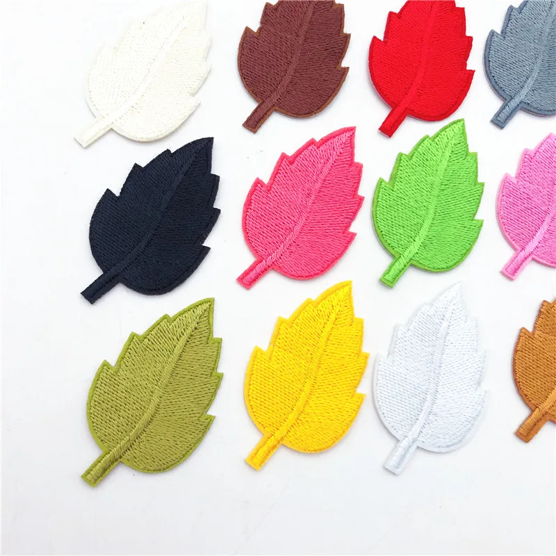160 шт. нашивки с вышивкой в виде листьев