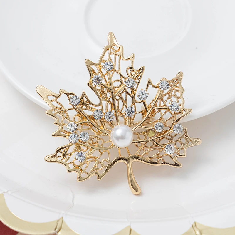 Rhao новый пустой клен лист камень жемчуг брошь дамы высококлассные свитер аксессуары пины праздничные подарки и цветочные броши на.