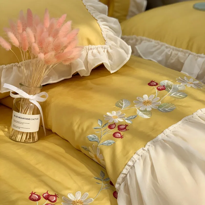 

Egyptian Cotton Embroidery Royal Bedding Sets Queen King Wedding Duvet Cover Bed Sheet Pillowcases 4pcs Lace Luxury Bedclothes