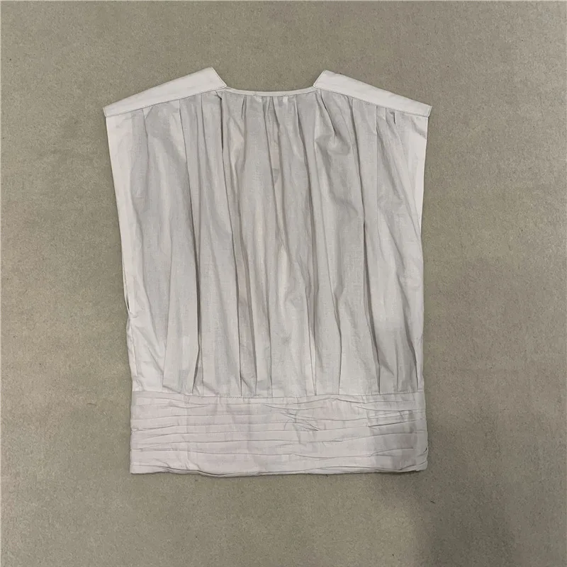 

Women Sleeveless V Neck Blouse Lady Slim Waist Pleated Wild Stylish Shirt Female Top With Buttons 2021 Spring Summer
