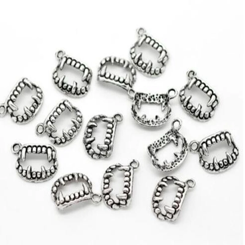 Винтажное изделие из серебра подвески в виде летучей мыши скелета зубца ведьмы