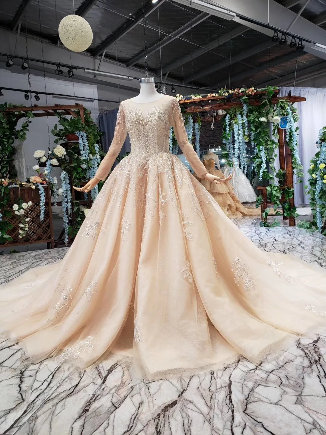 

2019 Robe De Mariage Saudi Arabia Gold Lace Beads Wedding Dress Sweetheart Appliques Ball Gown Wedding Dresses Vestido De Noiva