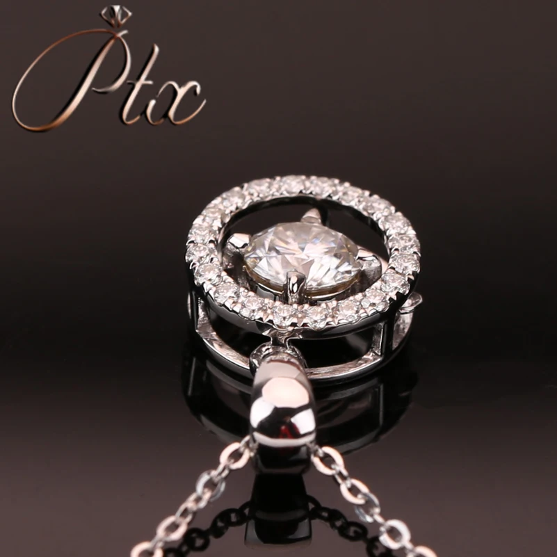 Серьги гвоздики из белого золота круглой формы с муассанитом в готическом