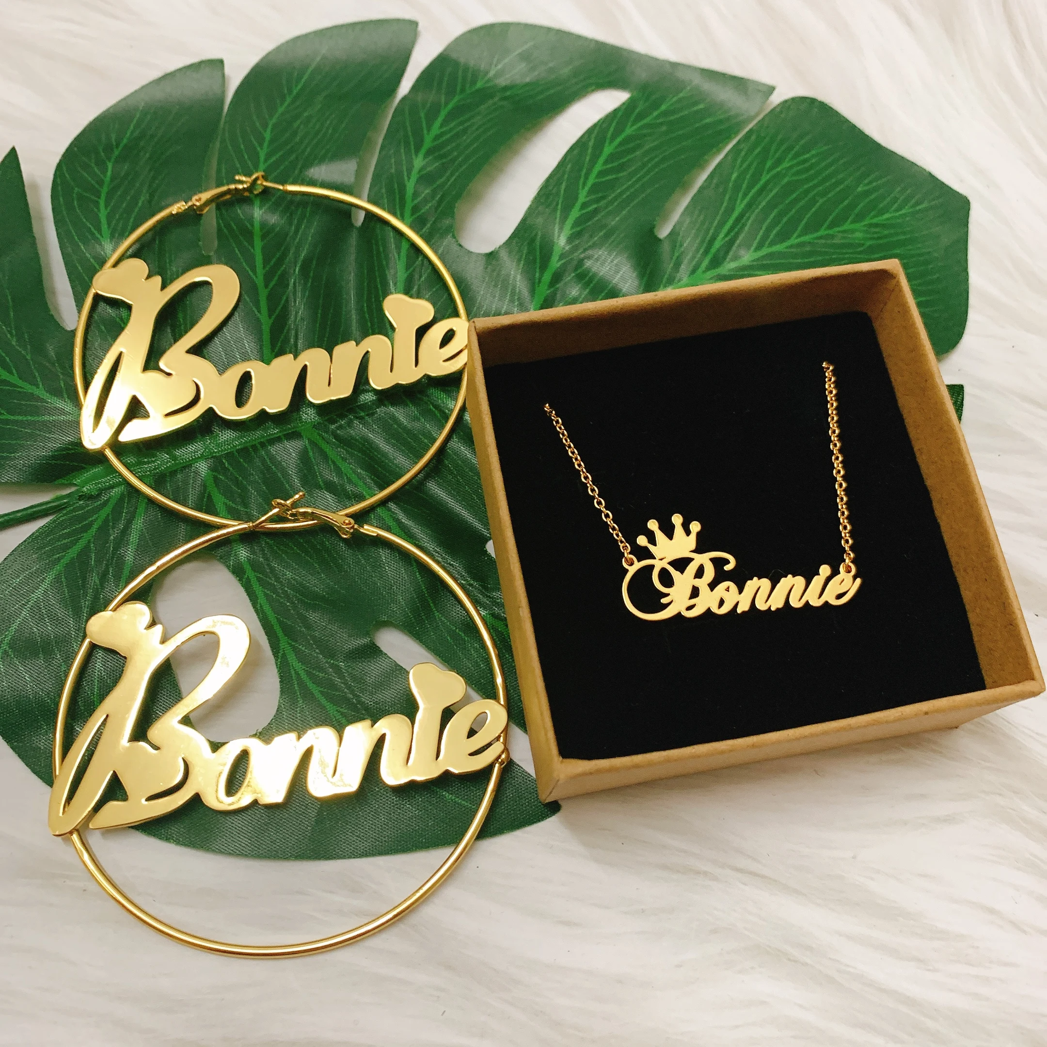 

90 мм нержавеющая сталь большой обруч серьги имя и с украшением в виде короны ожерелье 45 см набор пользовательское имя серьги для женщин комп...