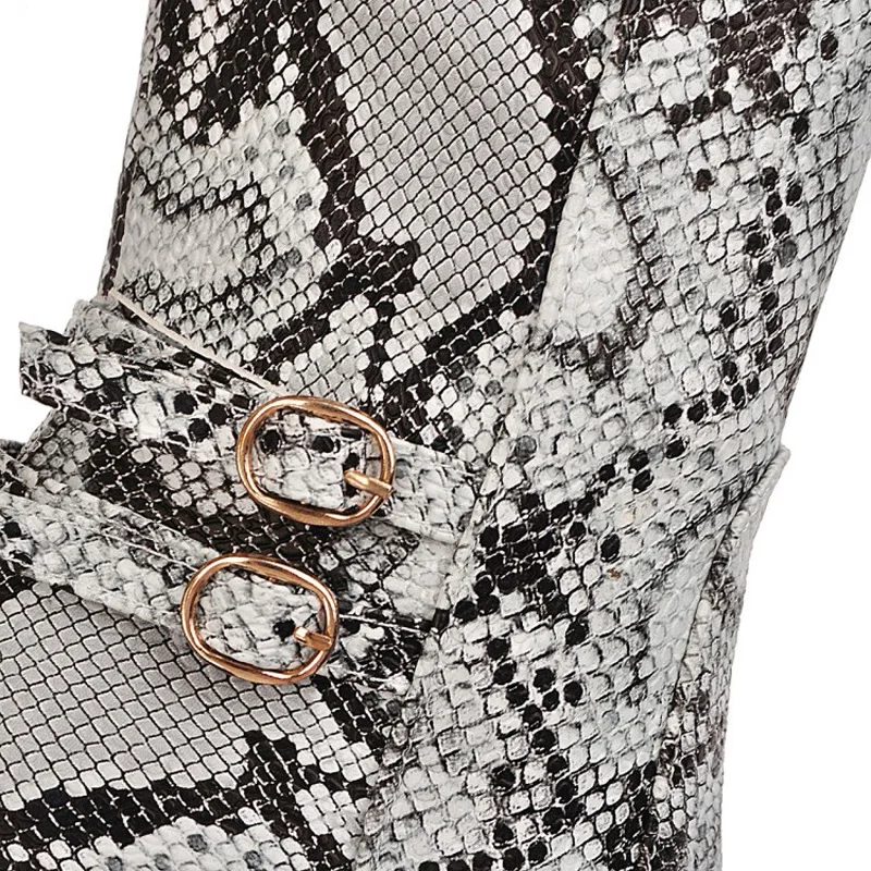 Женские сапоги под змеиную кожу модные женские до колена осенне-зимние мотоботы