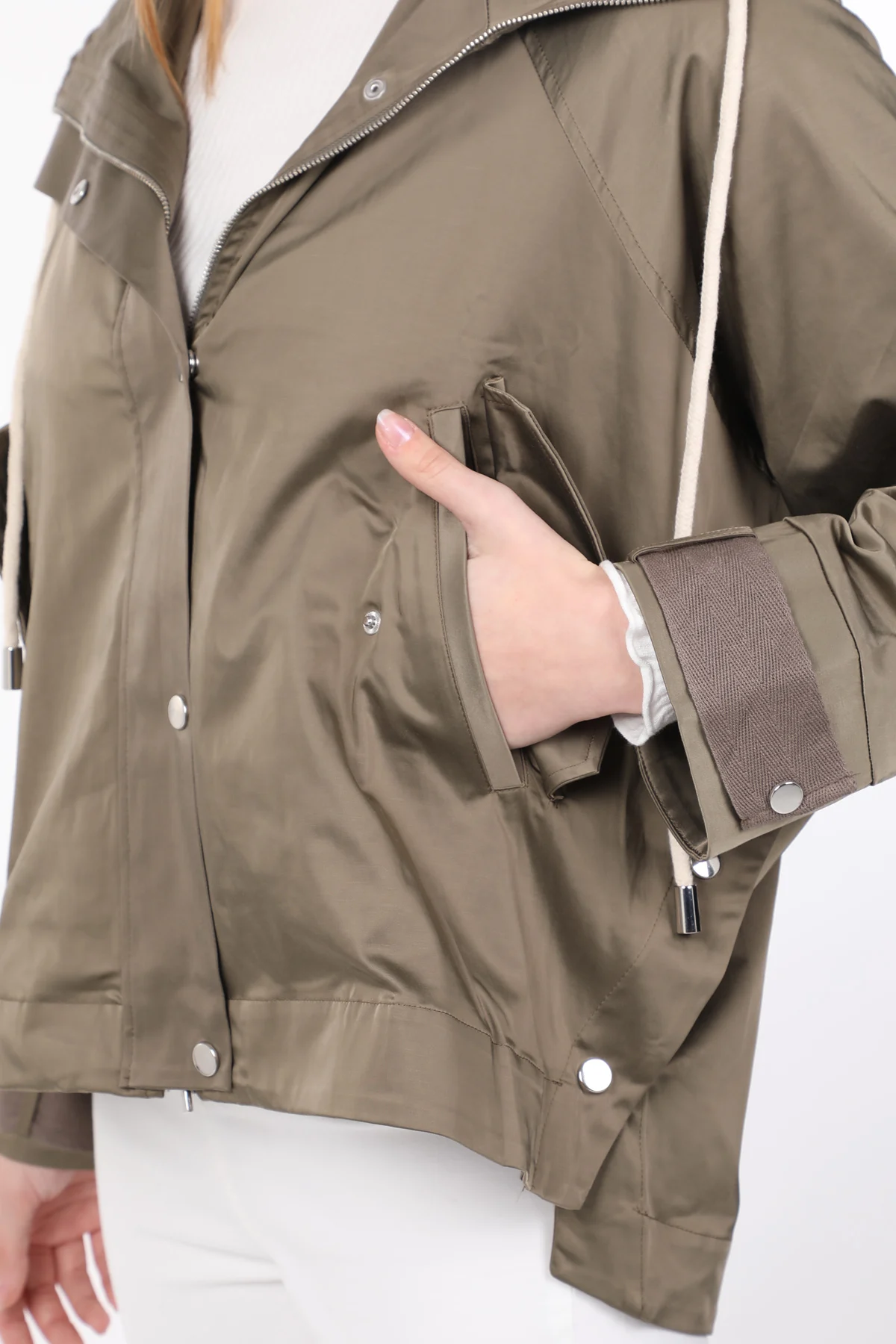 

Kadn Haki Oversize Kaponlu Ceket