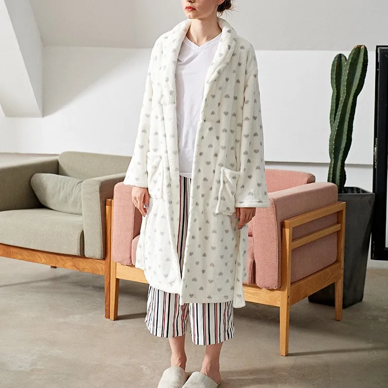 

Cute Hooded Sleepwear Flannel Women Robe Winter Thick Kimono Bathrobe Gown Soft Nightgown Casual Nightdress Warm Print Homewear