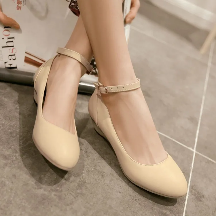 Женские туфли на низком каблуке маленькие застежке с закрытым носком размеры до