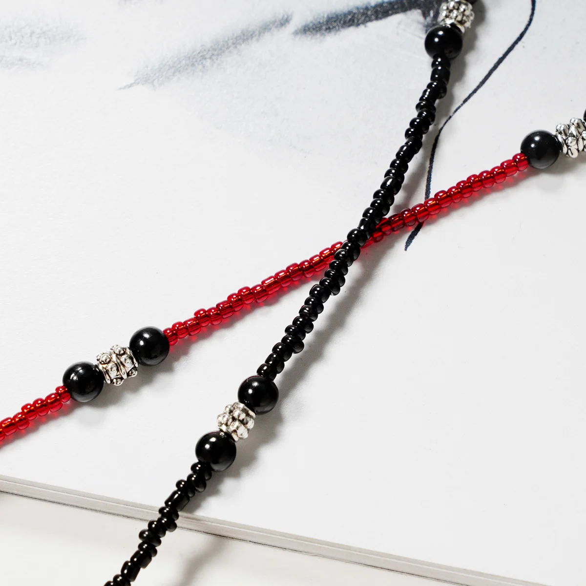 Цепочка для очков Женская красная черная нескользящая стеклянные бусины сделай