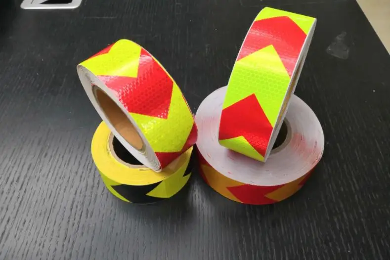 5cm yellow red arrow 1 м длинная самоклеящаяся ПВХ Светоотражающая Лента безопасности дорожного движения Строительная площадка светоотражающий знак - Цвет: 5cm yellow red arrow