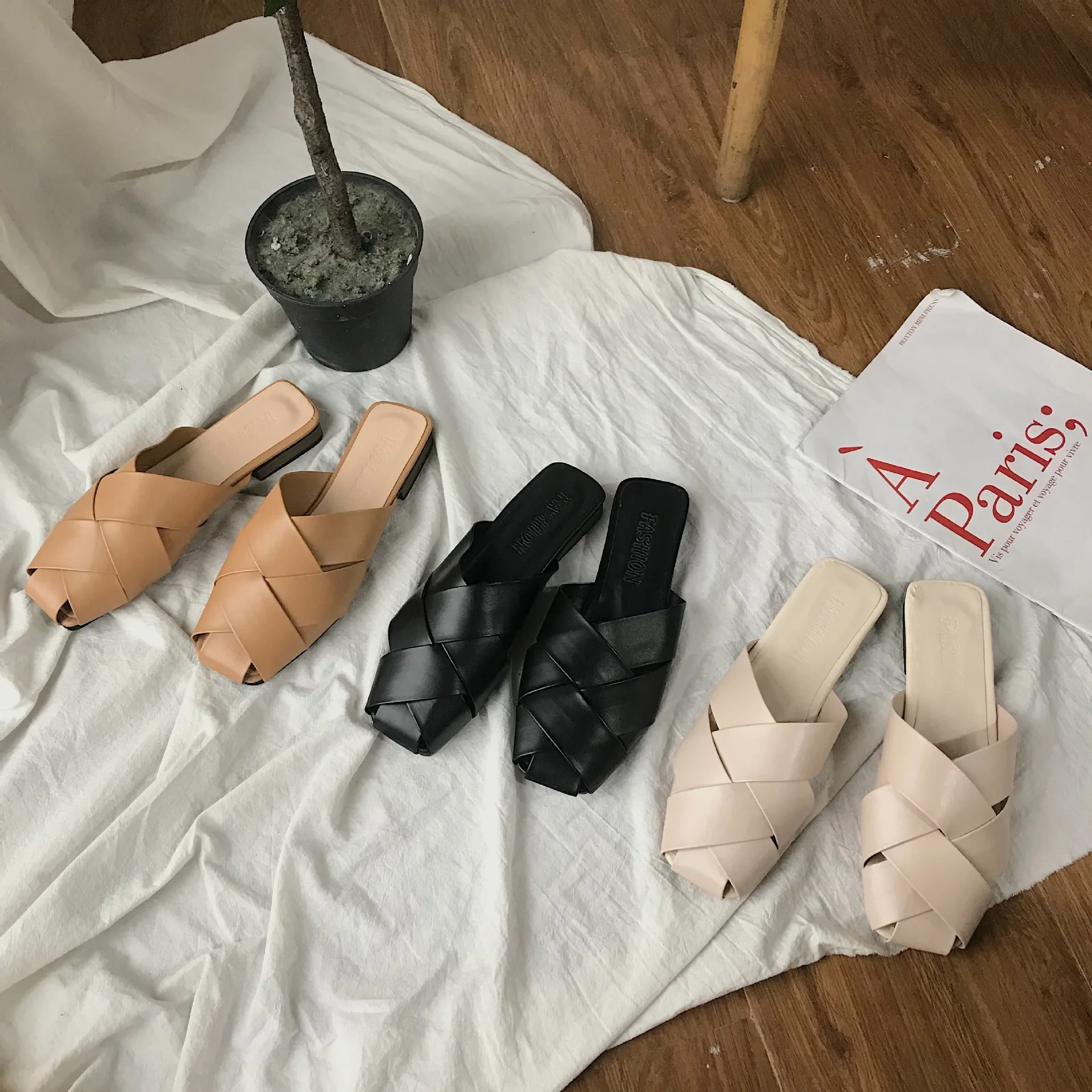 

Slippers Casual Shoes Woman 2021 Loafers Pantofle Square Toe PU Low Luxury Soft Flat New Leisure Fabric Basic Slides Fashion Cro