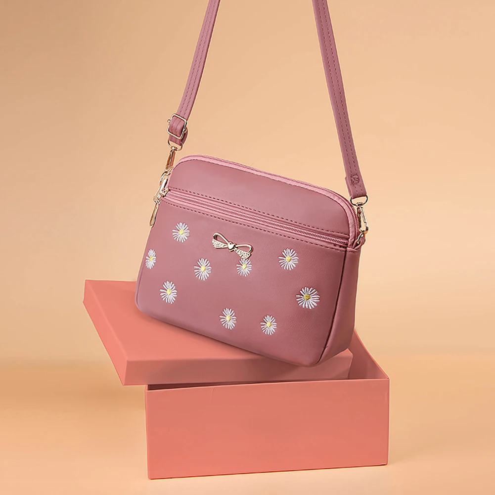 

Fashion Daisy Print Crossbody Bags Women PU Leather Daily Street Shoulder Purses Popular Simple Female Daily Bag