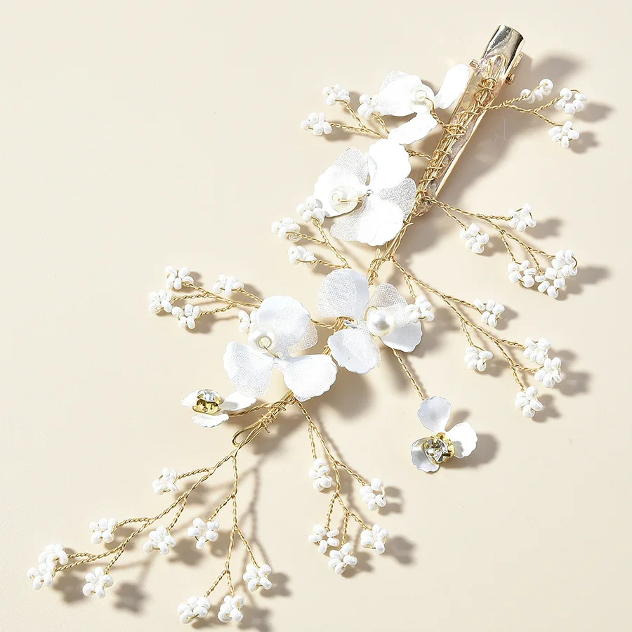 Заколка для волос с белыми цветами и жемчужинами аксессуары подружки невесты