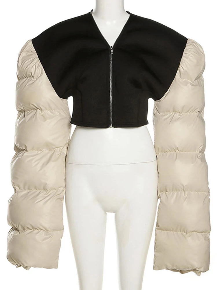 Укороченная Женская куртка черные контрастные утепленные укороченные