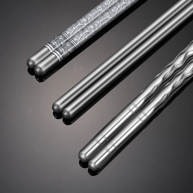 

10 Pairs Metal Chopsticks Stainless Steel Chopsticks Non-slip Insulation Household Tableware Adult Retro Household 22.5cm
