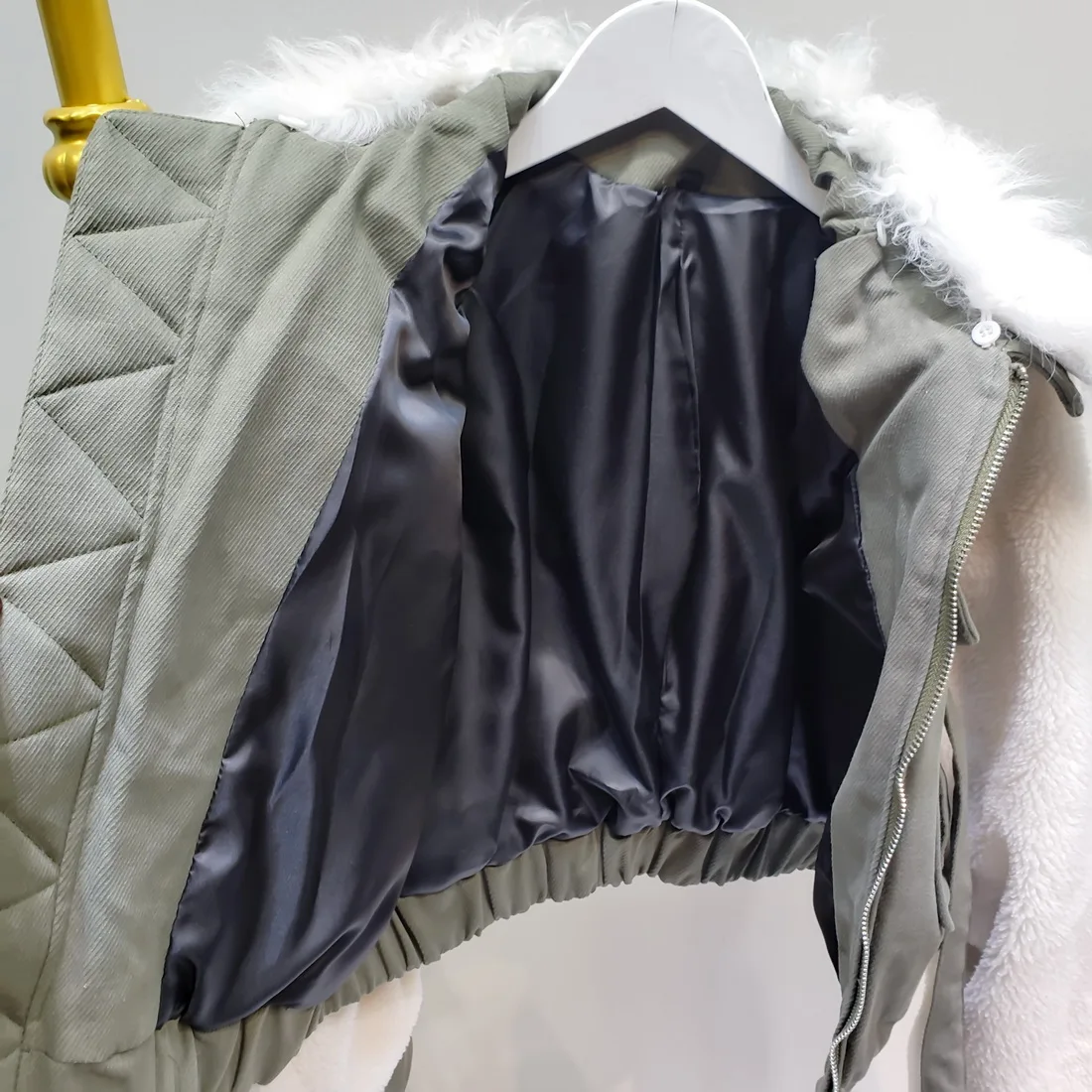 L77street PU embossed sheepskin soft French lantern sleeves short paragraph plus cotton padded cotton clothing leather jacket