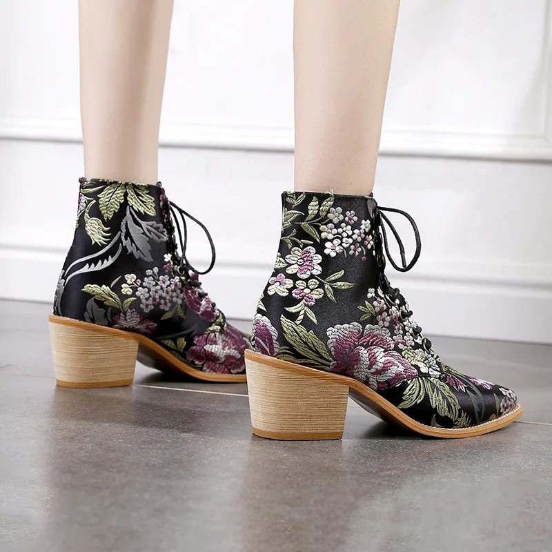 Женские ботинки с вышивкой Adisputent винтажные мотоциклетные ботильоны принтом на