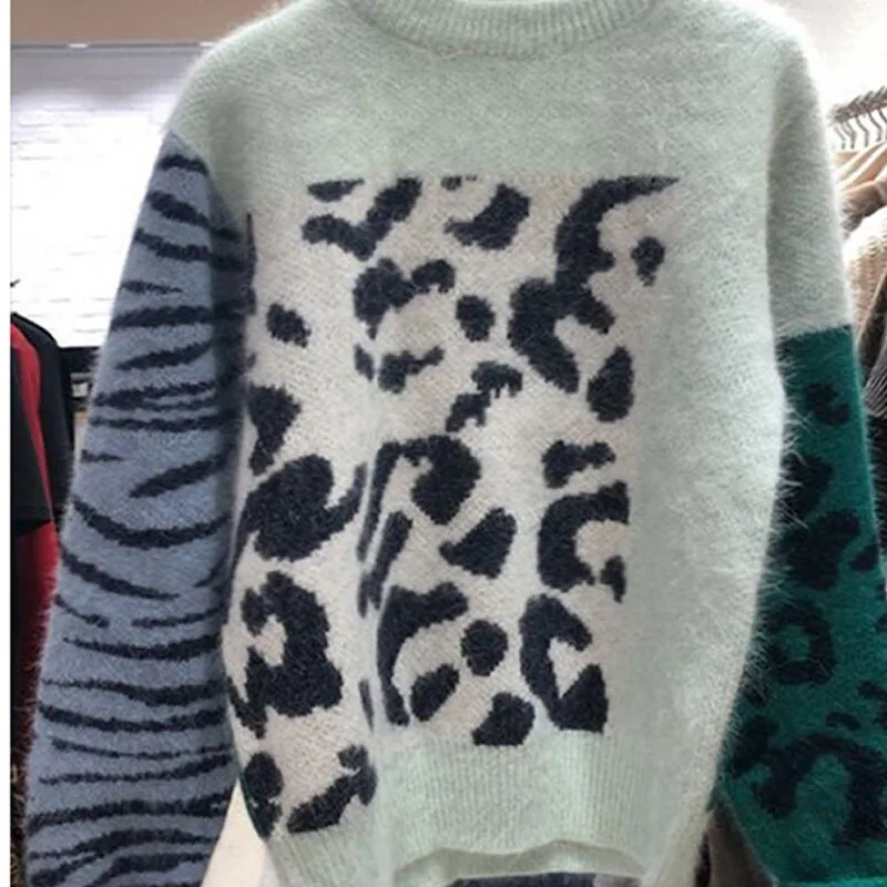 Женский Трикотажный Свитер оверсайз с леопардовым принтом и длинным рукавом