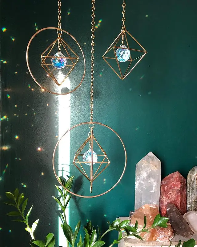 

2021 New Handmade Sun Catchers Cage Hanger Rainbow Maker Window Crystal Home Decoration Boho Love Wall Rall Decor Suncatcher